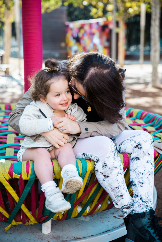 Mommy Daughter Outfits | Mommy and me coordinating outfits with Everlane. Read more at blog.cuteheads.com