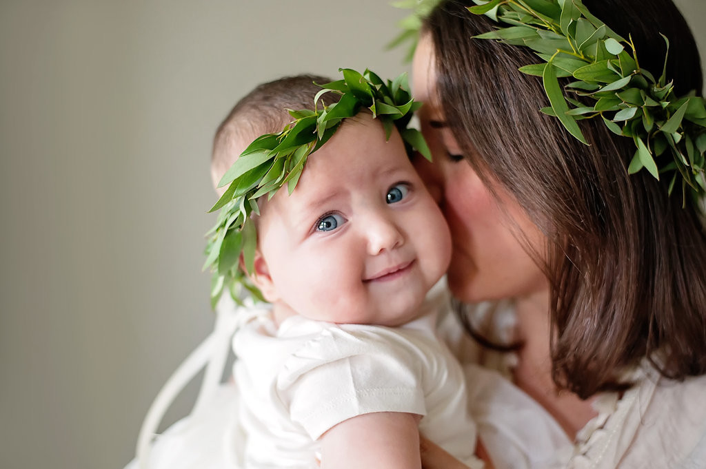 Tova Hannah's 6 Month Photoshoot | Get picture ideas for your little one's half birthday!