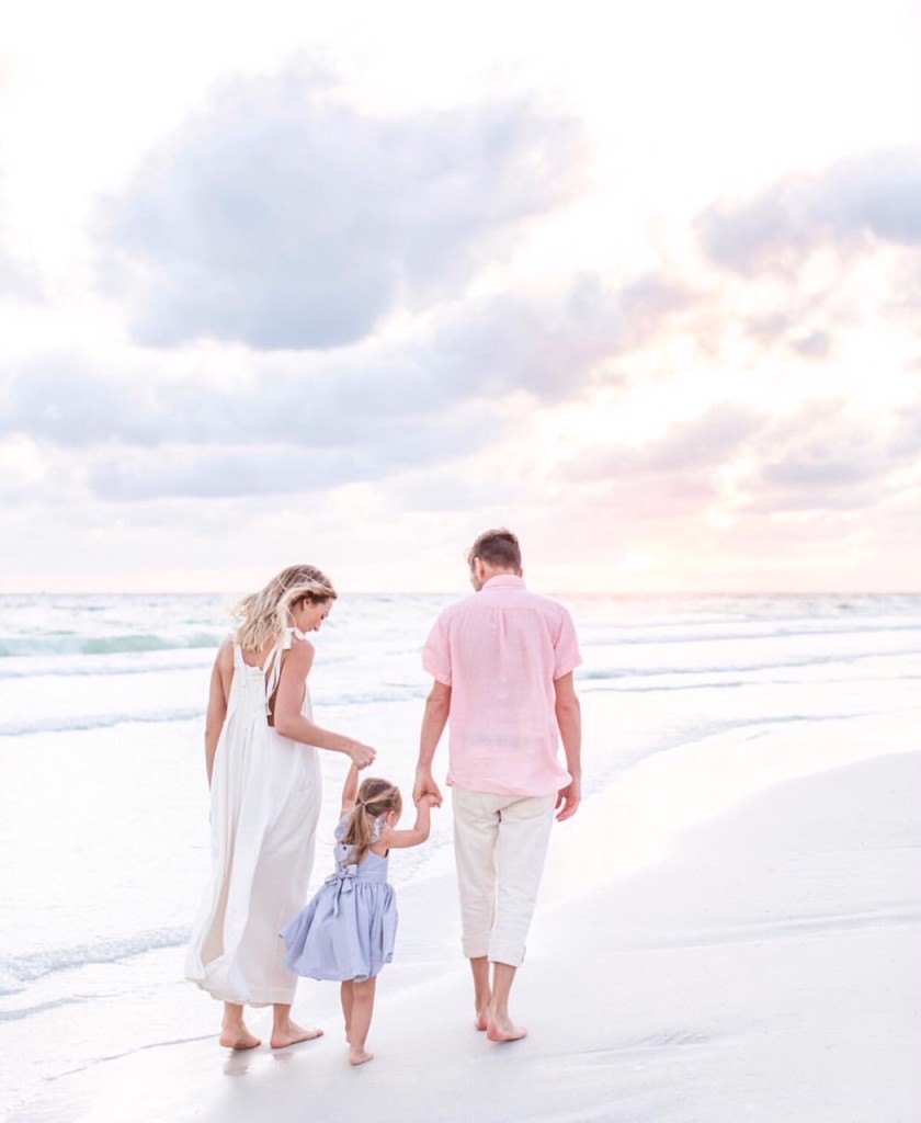The perfect dress for a Summer family photoshoot at the beach - cuteheads.com